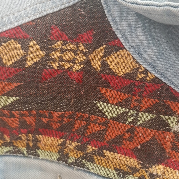 Cropped Jean Jacket - Picture 6 of 7